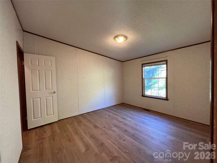 15 Mothers Way, Marshall, NC 28753.  MLS# CAR4380284, YatesRealty ID 22952. 
