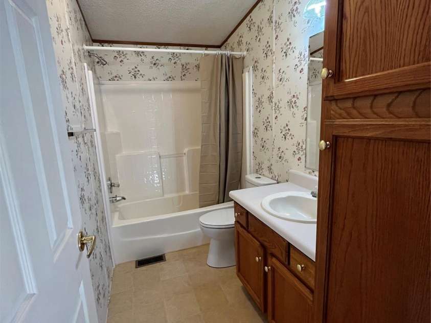 15 Mothers Way, Marshall, NC 28753.  MLS# CAR4380284, YatesRealty ID 22952. 