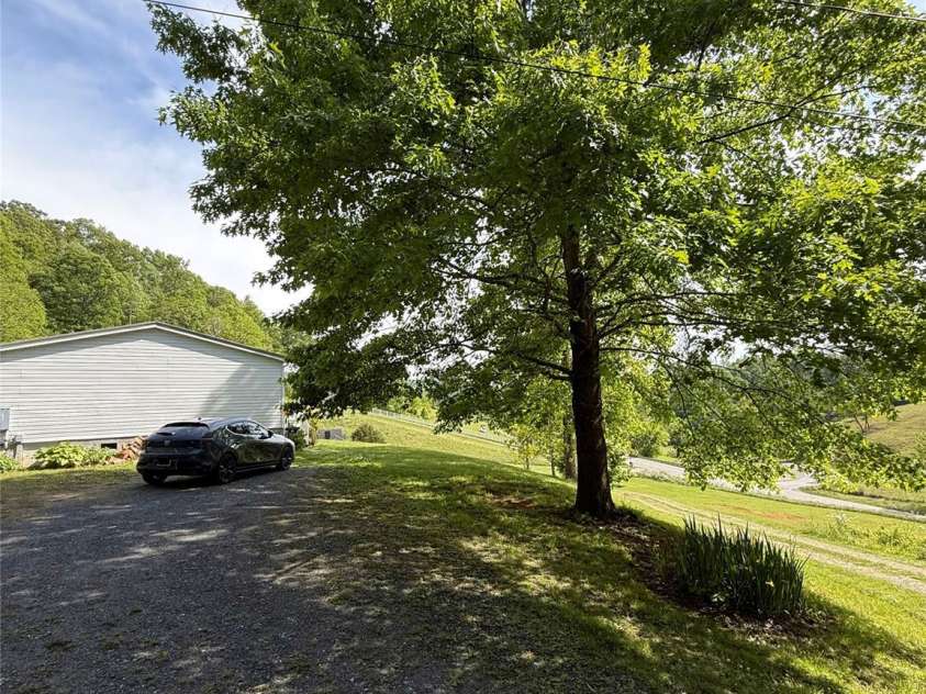 15 Mothers Way, Marshall, NC 28753.  MLS# CAR4380284, YatesRealty ID 22952. 
