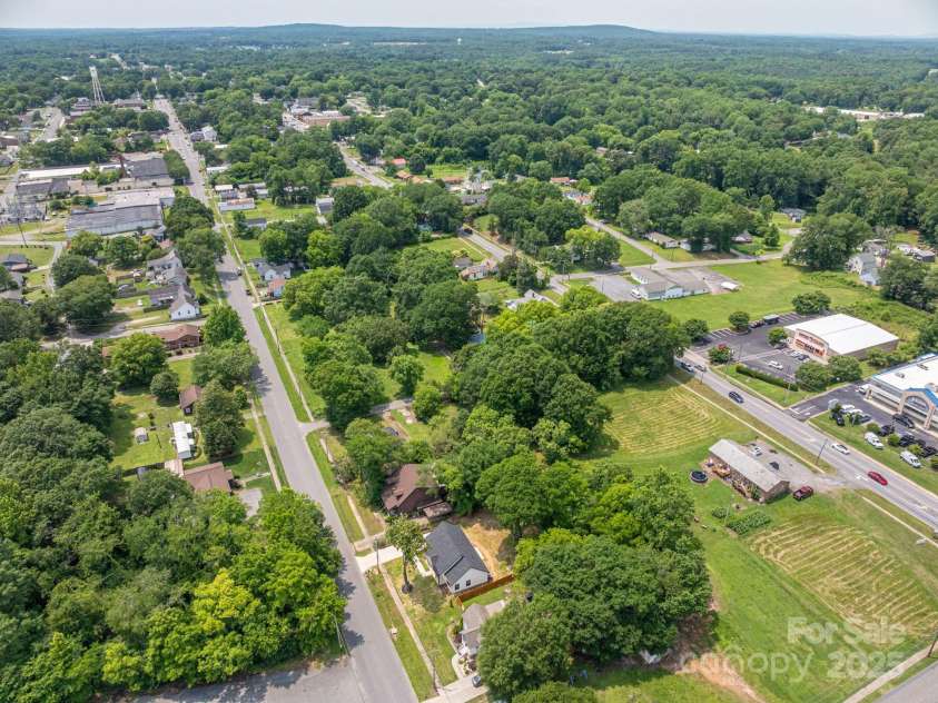 520 Main Street, Dallas, NC 28034.  MLS# CAR4266747, YatesRealty ID 22952. 