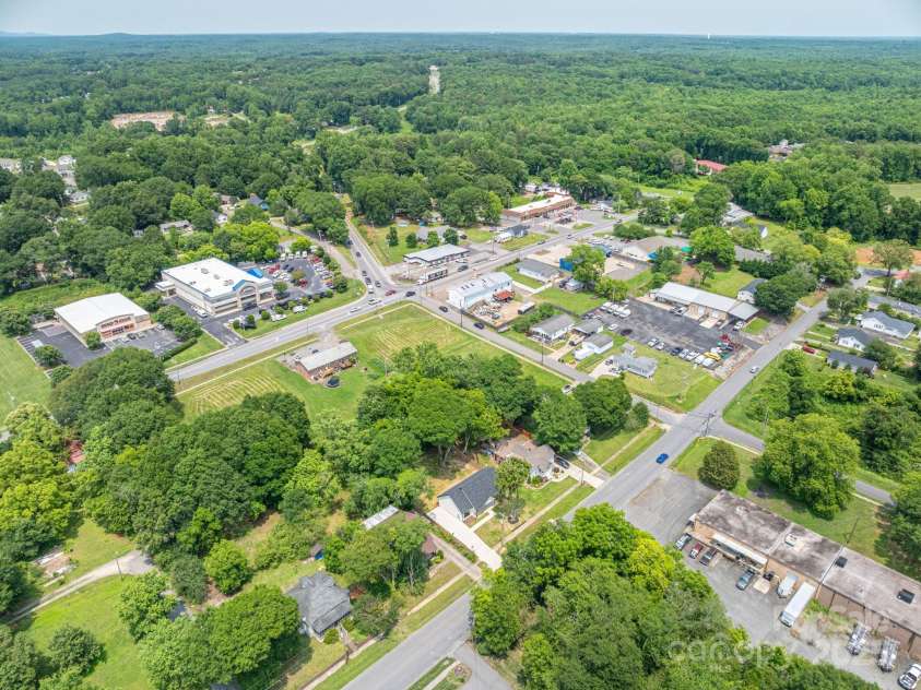 520 Main Street, Dallas, NC 28034.  MLS# CAR4266747, YatesRealty ID 22952. 