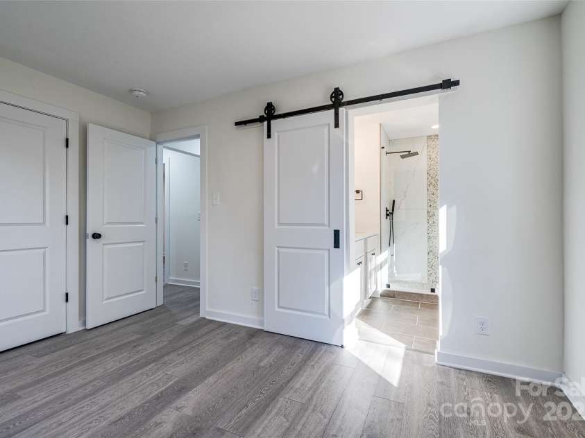 1522 Wickham Lane, Charlotte, NC 28208.  MLS# CAR4222983, YatesRealty ID 22954. 