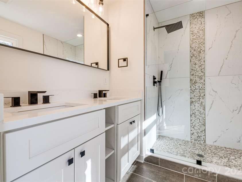 1522 Wickham Lane, Charlotte, NC 28208.  MLS# CAR4222983, YatesRealty ID 22954. 