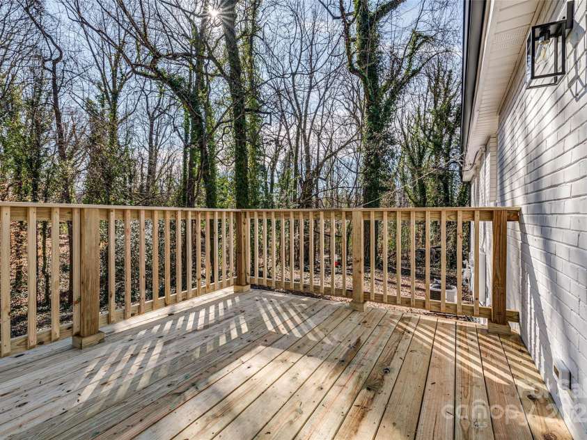 1522 Wickham Lane, Charlotte, NC 28208.  MLS# CAR4222983, YatesRealty ID 22954. 