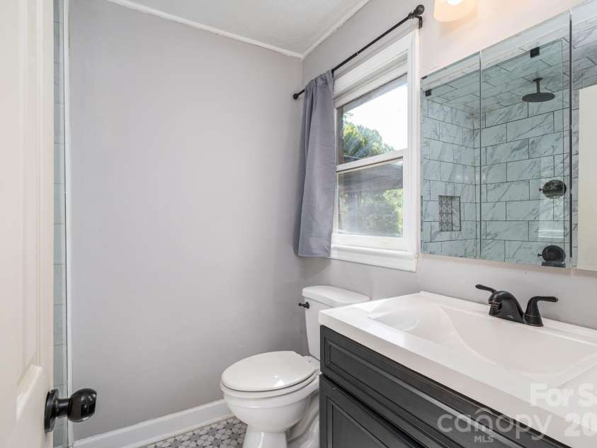 1219 Maple Springs Ch Road, Shelby, NC 28152.  MLS# CAR4380514, YatesRealty ID 22956. En suit bathroom