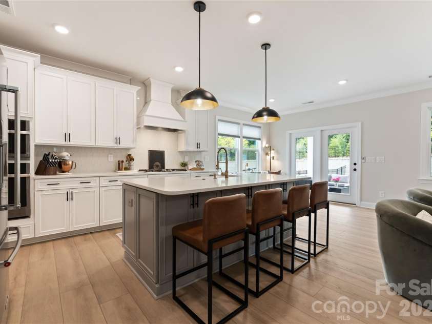 11117 Lochmere Road, Charlotte, NC 28278.  MLS# CAR4375474, YatesRealty ID 22957. 