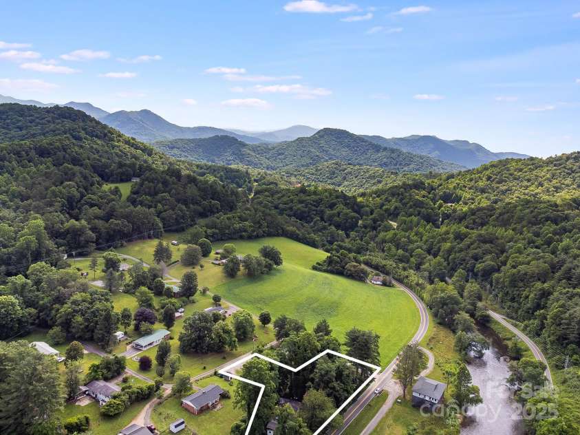 29 Winterberry Drive, Cullowhee, NC 28723.  MLS# CAR4275594, YatesRealty ID 22957. 