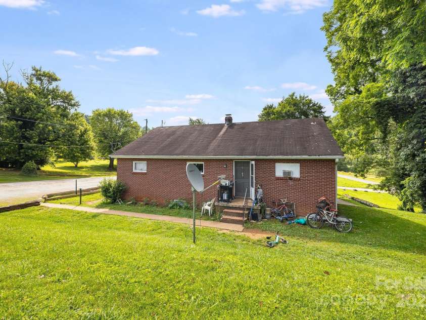 29 Winterberry Drive, Cullowhee, NC 28723.  MLS# CAR4275594, YatesRealty ID 22957. 