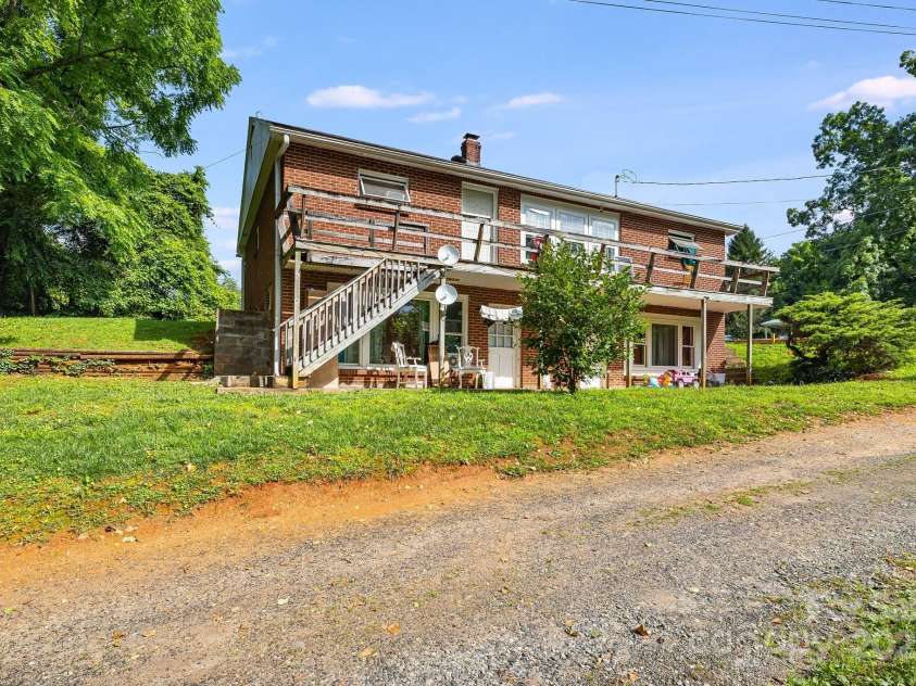 29 Winterberry Drive, Cullowhee, NC 28723.  MLS# CAR4275594, YatesRealty ID 22957. 