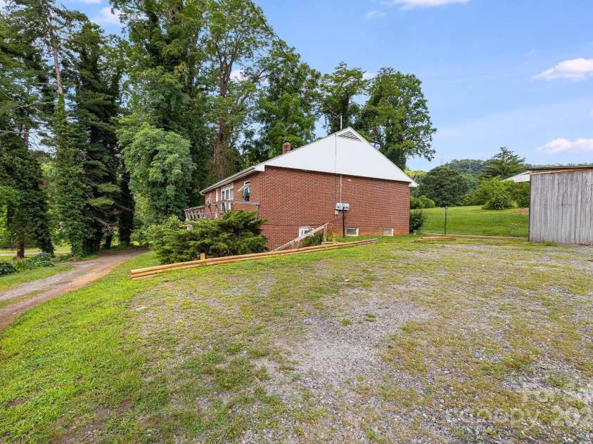 29 Winterberry Drive, Cullowhee, NC 28723.  MLS# CAR4275594, YatesRealty ID 22957. 