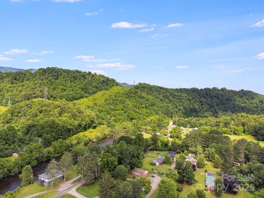 29 Winterberry Drive, Cullowhee, NC 28723.  MLS# CAR4275594, YatesRealty ID 22957. 
