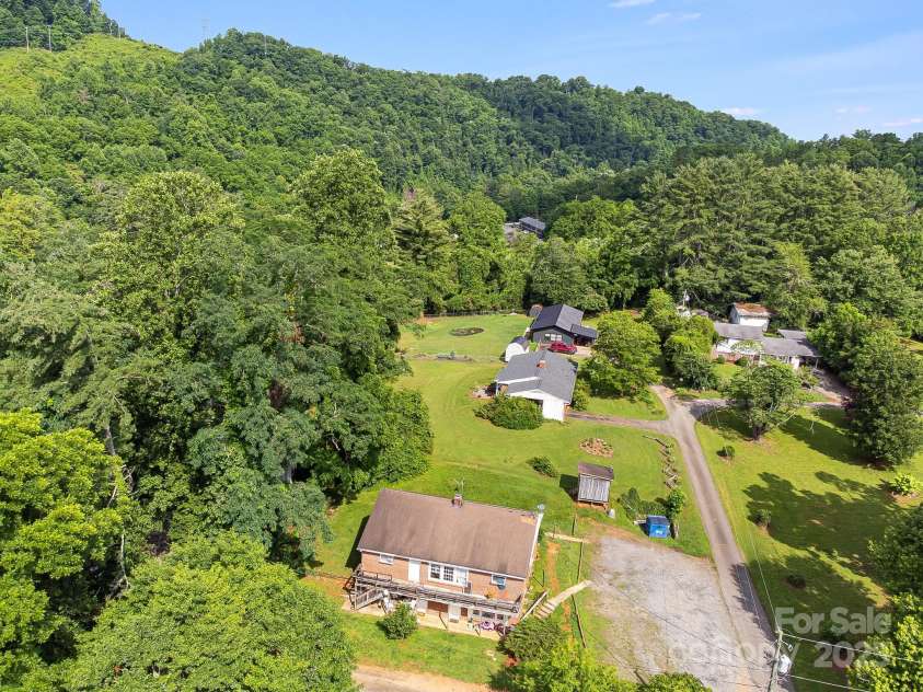 29 Winterberry Drive, Cullowhee, NC 28723.  MLS# CAR4275594, YatesRealty ID 22957. 