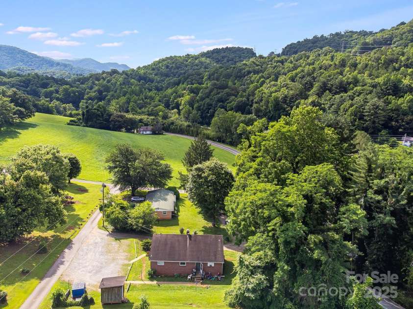 29 Winterberry Drive, Cullowhee, NC 28723.  MLS# CAR4275594, YatesRealty ID 22957. 