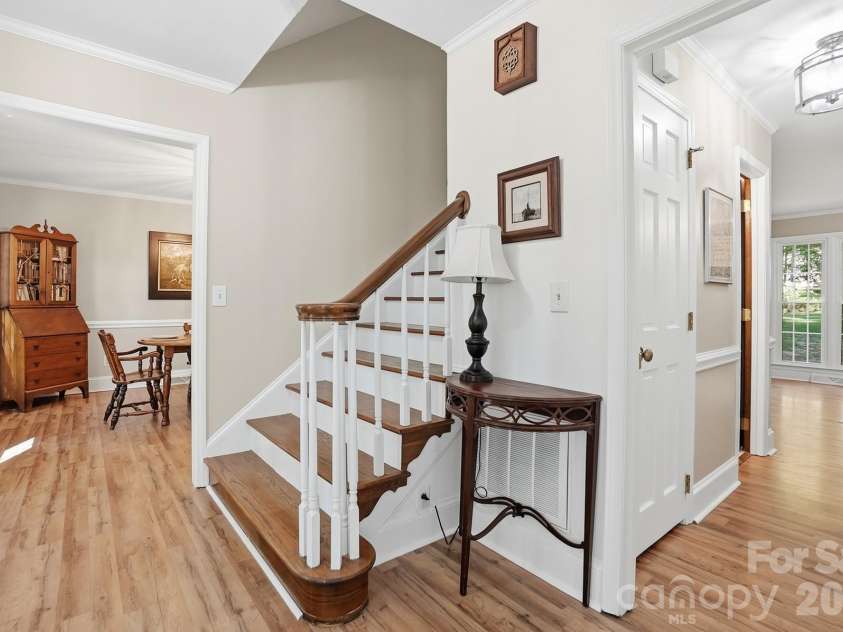 11103 Idlewild Road, Matthews, NC 28105.  MLS# CAR4367524, YatesRealty ID 22958. 