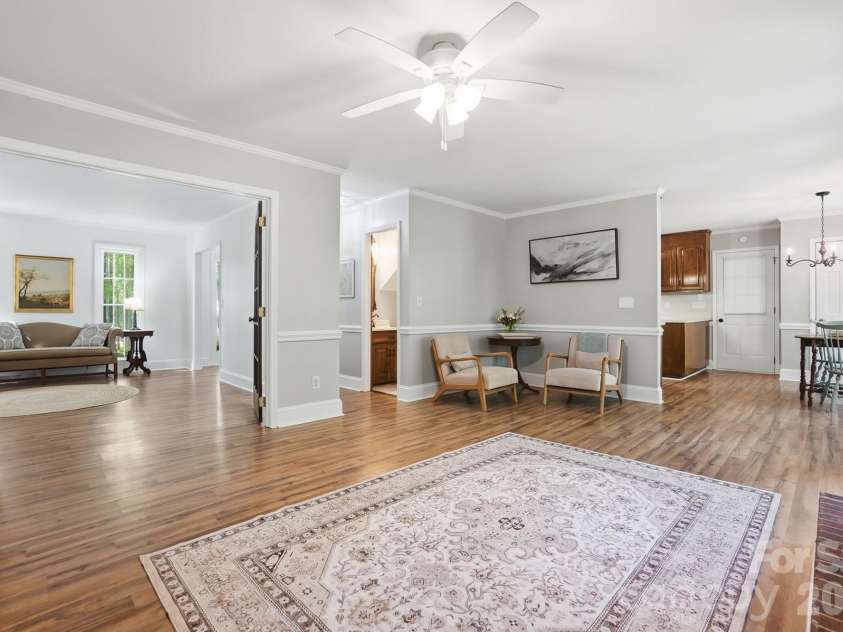 11103 Idlewild Road, Matthews, NC 28105.  MLS# CAR4367524, YatesRealty ID 22958. 