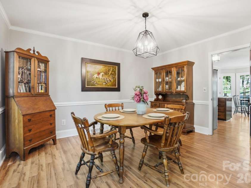 11103 Idlewild Road, Matthews, NC 28105.  MLS# CAR4367524, YatesRealty ID 22958. 
