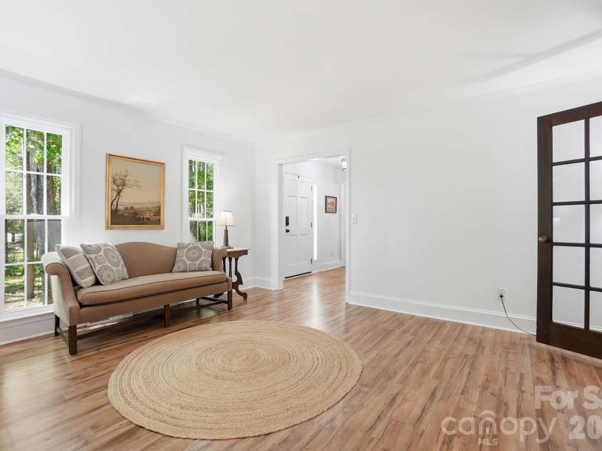 11103 Idlewild Road, Matthews, NC 28105.  MLS# CAR4367524, YatesRealty ID 22958. 