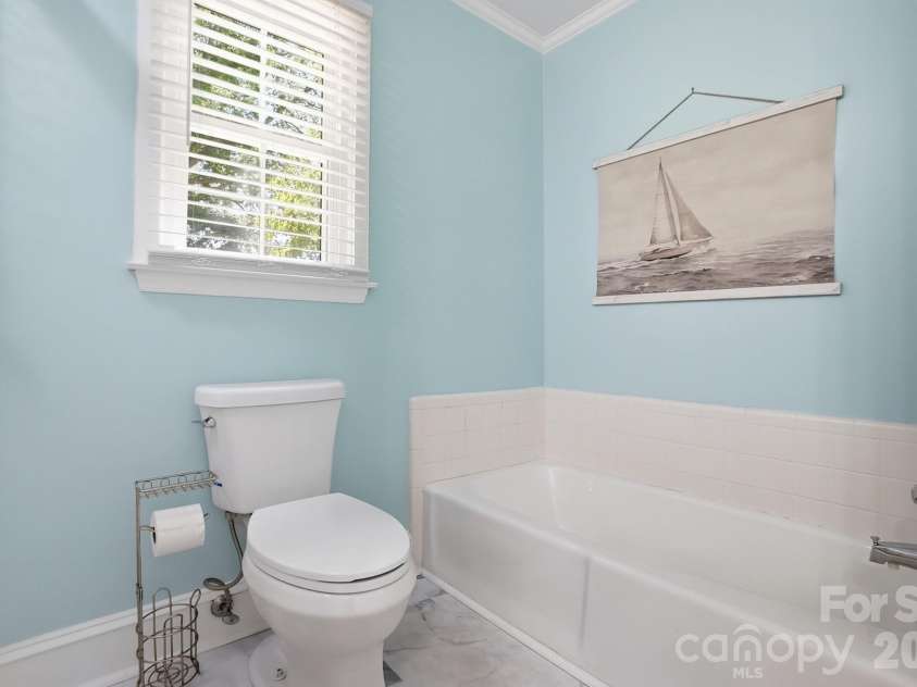 11103 Idlewild Road, Matthews, NC 28105.  MLS# CAR4367524, YatesRealty ID 22958. 