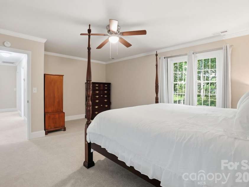 11103 Idlewild Road, Matthews, NC 28105.  MLS# CAR4367524, YatesRealty ID 22958. 