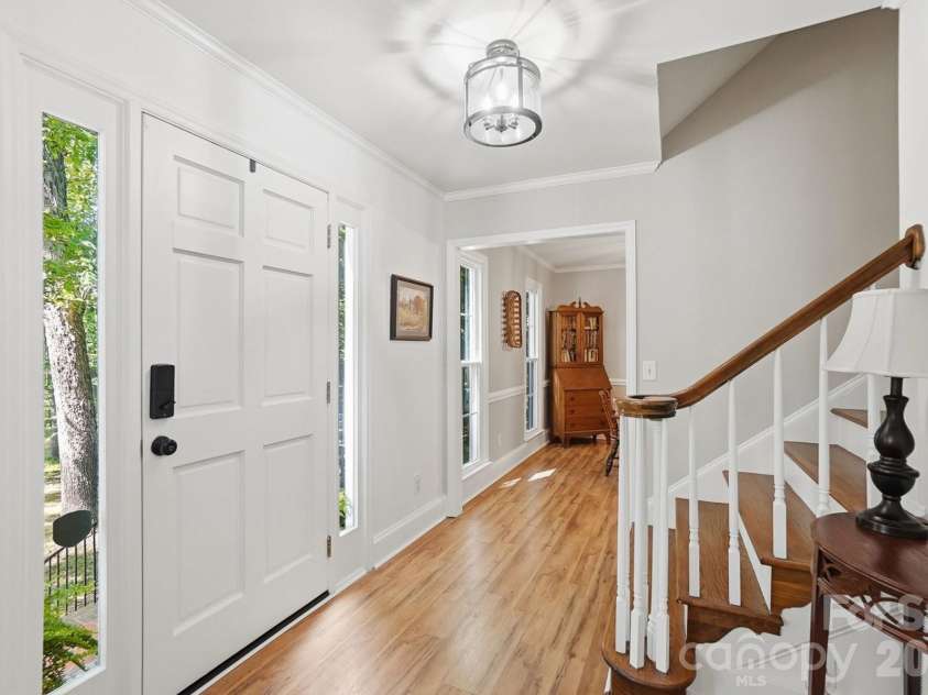 11103 Idlewild Road, Matthews, NC 28105.  MLS# CAR4367524, YatesRealty ID 22958. Entry
