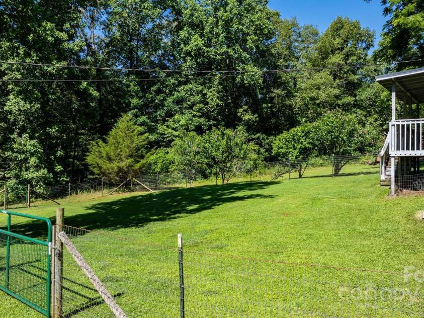 917 Sunset Avenue, Valdese, NC 28690.  MLS# CAR4271512, YatesRealty ID 22958. 