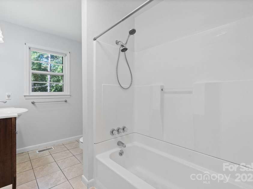 917 Sunset Avenue, Valdese, NC 28690.  MLS# CAR4271512, YatesRealty ID 22958. 
