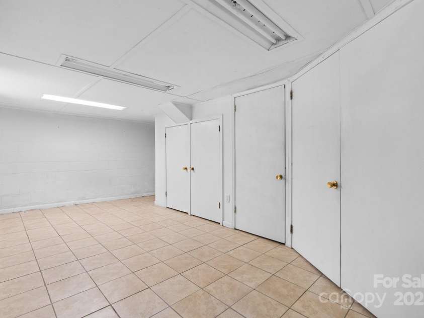 917 Sunset Avenue, Valdese, NC 28690.  MLS# CAR4271512, YatesRealty ID 22958. 