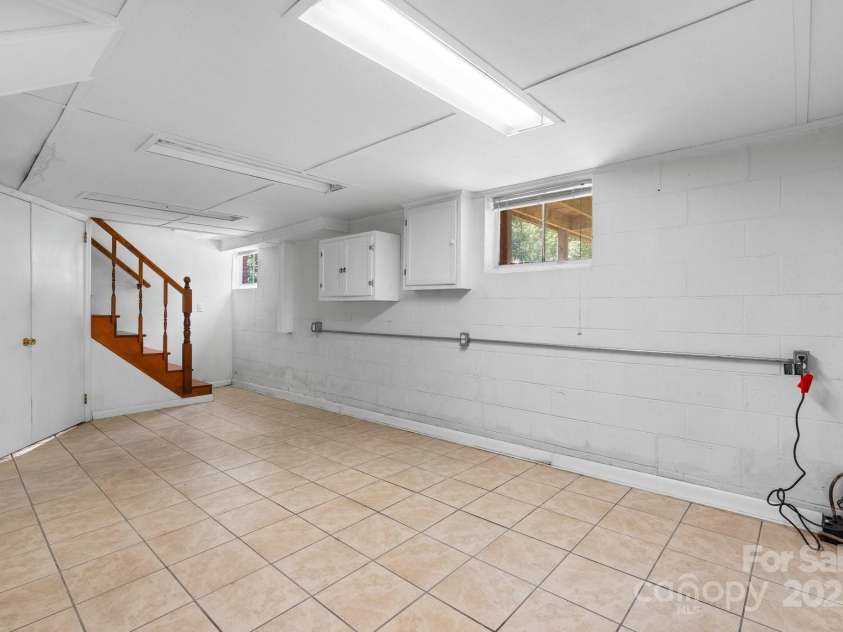 917 Sunset Avenue, Valdese, NC 28690.  MLS# CAR4271512, YatesRealty ID 22958. 
