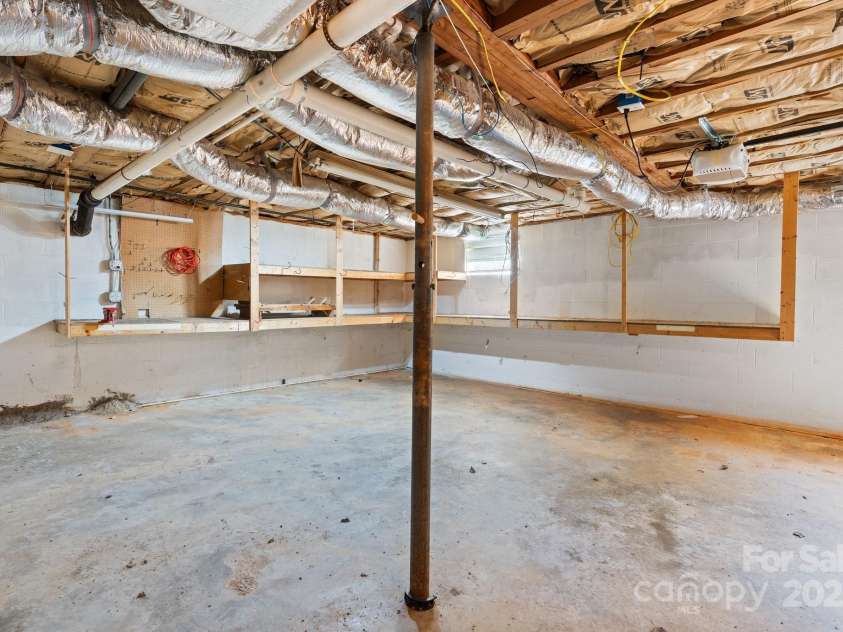 917 Sunset Avenue, Valdese, NC 28690.  MLS# CAR4271512, YatesRealty ID 22958. 