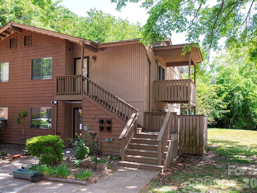 1649 Cedarview Court, Rock Hill, SC 29732.  MLS# CAR4377764, YatesRealty ID 22959. 