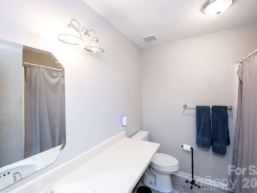 1649 Cedarview Court, Rock Hill, SC 29732.  MLS# CAR4377764, YatesRealty ID 22959. Bath