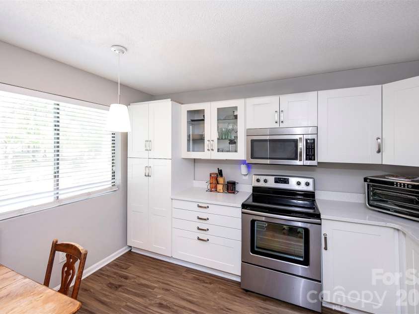 1649 Cedarview Court, Rock Hill, SC 29732.  MLS# CAR4377764, YatesRealty ID 22959. Kitchen