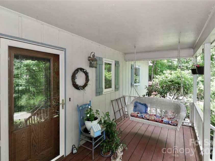 173 Rocky River Road, Mooresville, NC 28115.  MLS# CAR4259535, YatesRealty ID 2296. 