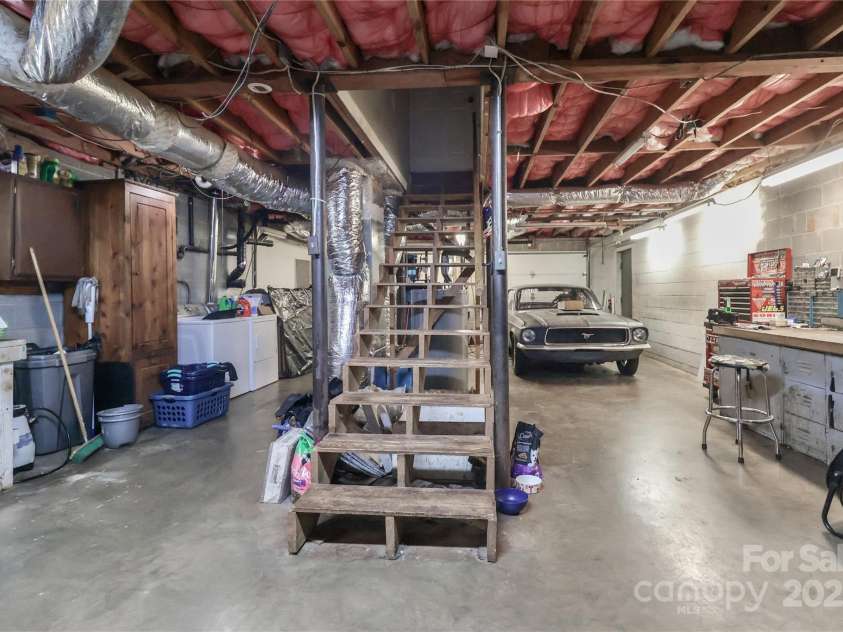 173 Rocky River Road, Mooresville, NC 28115.  MLS# CAR4259535, YatesRealty ID 2296. 