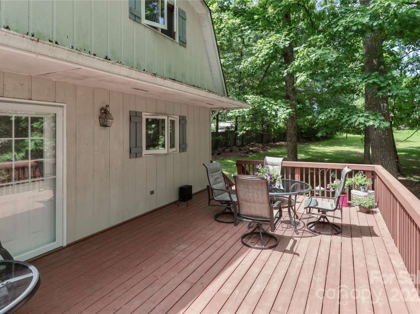 173 Rocky River Road, Mooresville, NC 28115.  MLS# CAR4259535, YatesRealty ID 2296. 