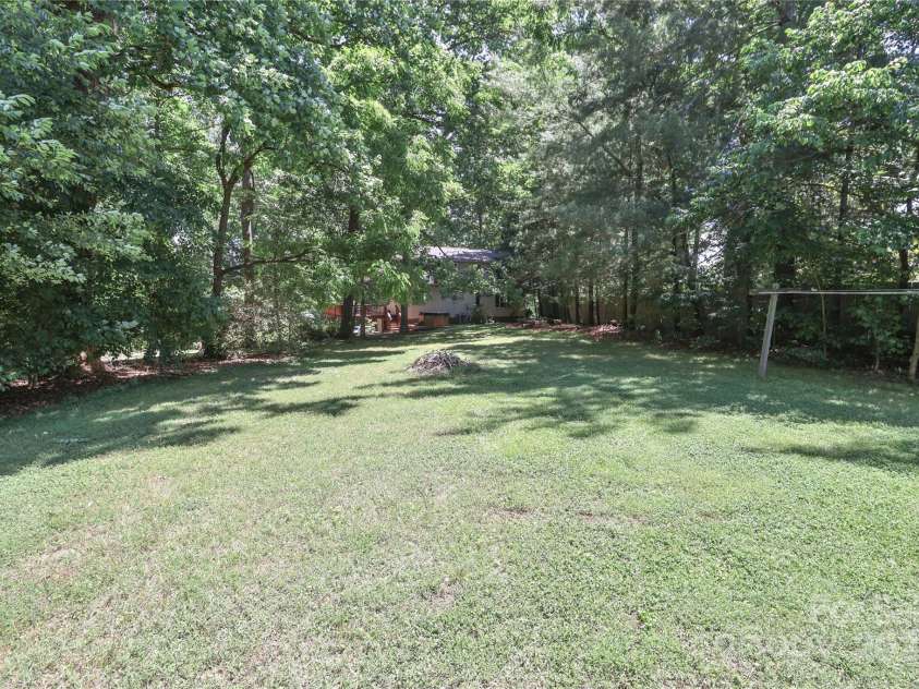 173 Rocky River Road, Mooresville, NC 28115.  MLS# CAR4259535, YatesRealty ID 2296. 
