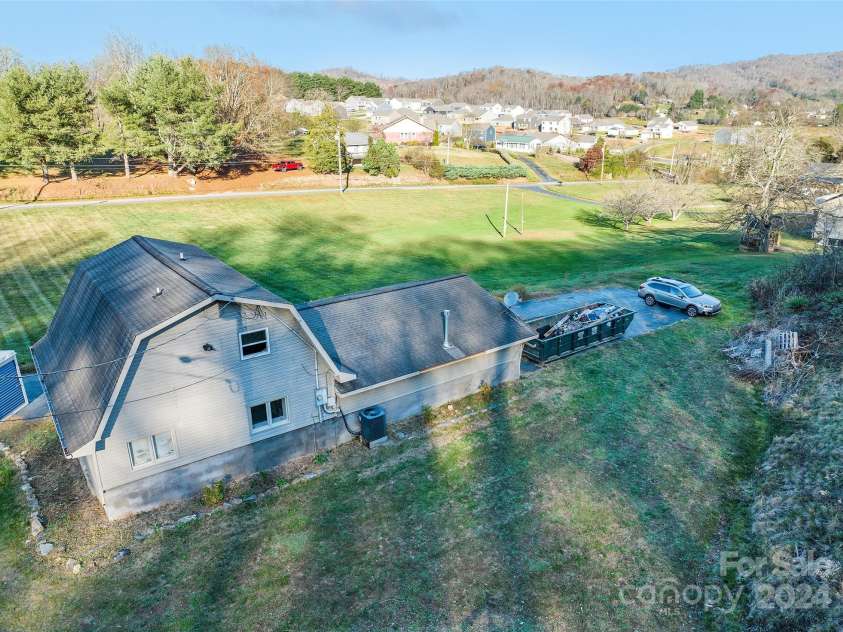 31 Lowe Drive, Waynesville, NC 28786.  MLS# CAR4203338, YatesRealty ID 2296. 