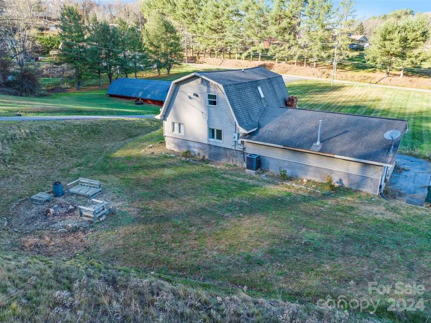 31 Lowe Drive, Waynesville, NC 28786.  MLS# CAR4203338, YatesRealty ID 2296. 