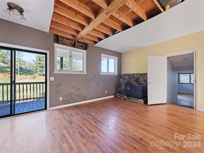 31 Lowe Drive, Waynesville, NC 28786.  MLS# CAR4203338, YatesRealty ID 2296. Dining Main Floor - Reno