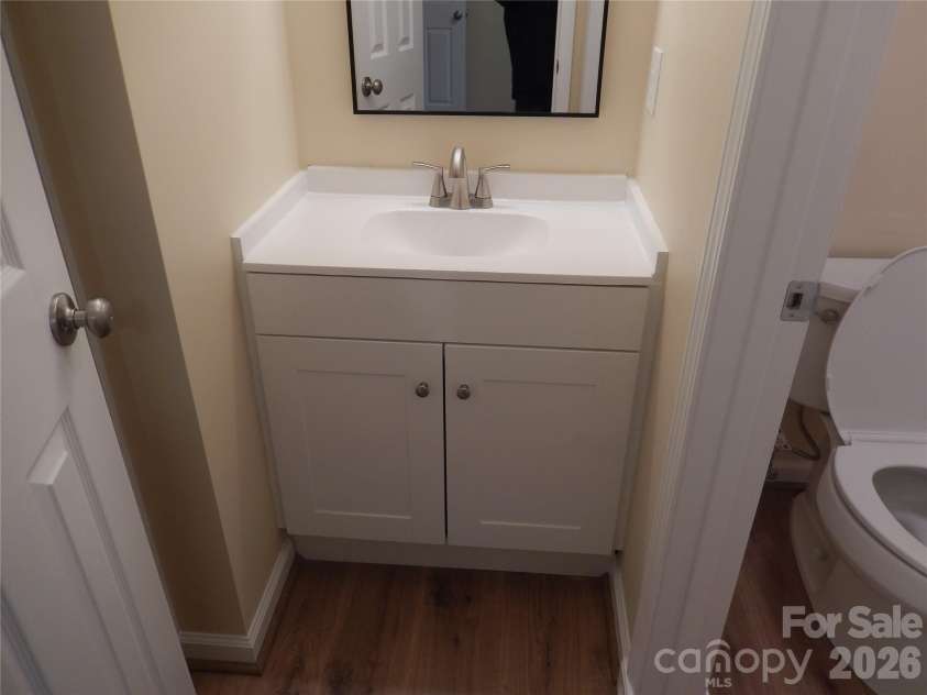 547 Brent Road, Raleigh, NC 27606.  MLS# CAR4350457, YatesRealty ID 2296. Master bath