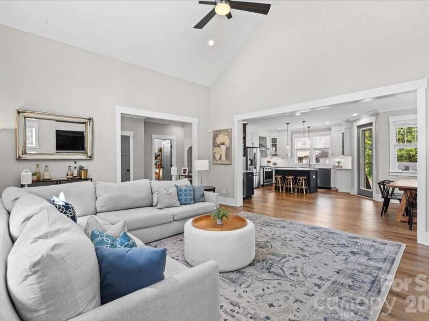 1517 Princess Place, Charlotte, NC 28208.  MLS# CAR4377408, YatesRealty ID 22960. 