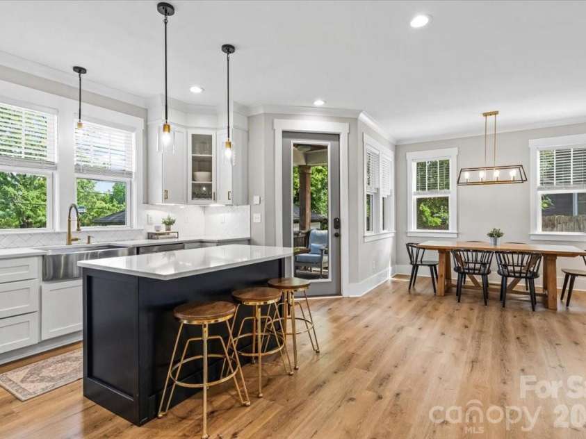 1517 Princess Place, Charlotte, NC 28208.  MLS# CAR4377408, YatesRealty ID 22960. 
