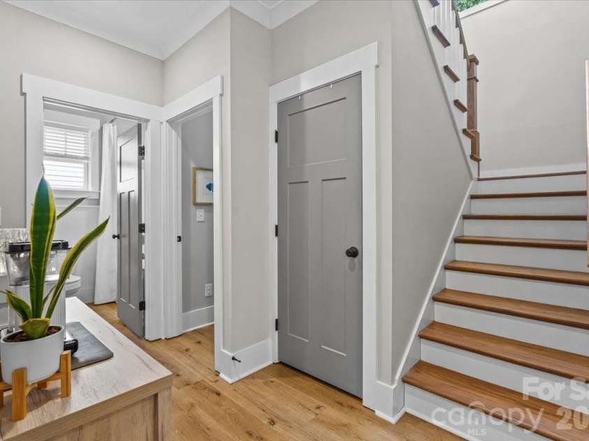 1517 Princess Place, Charlotte, NC 28208.  MLS# CAR4377408, YatesRealty ID 22960. 