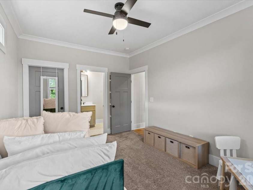 1517 Princess Place, Charlotte, NC 28208.  MLS# CAR4377408, YatesRealty ID 22960. 