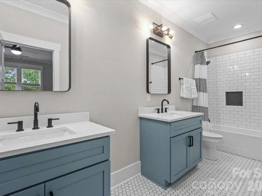 1517 Princess Place, Charlotte, NC 28208.  MLS# CAR4377408, YatesRealty ID 22960. 