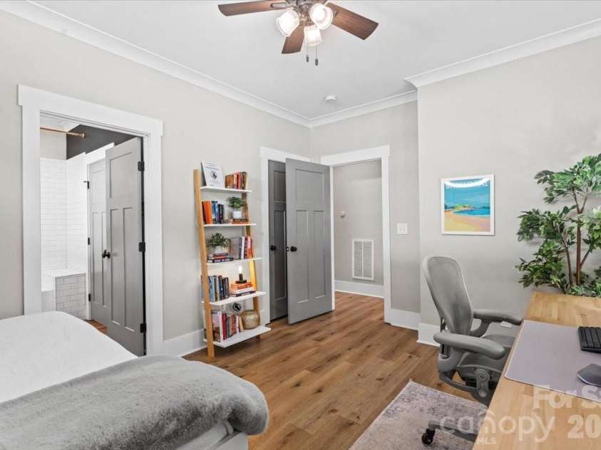 1517 Princess Place, Charlotte, NC 28208.  MLS# CAR4377408, YatesRealty ID 22960. 