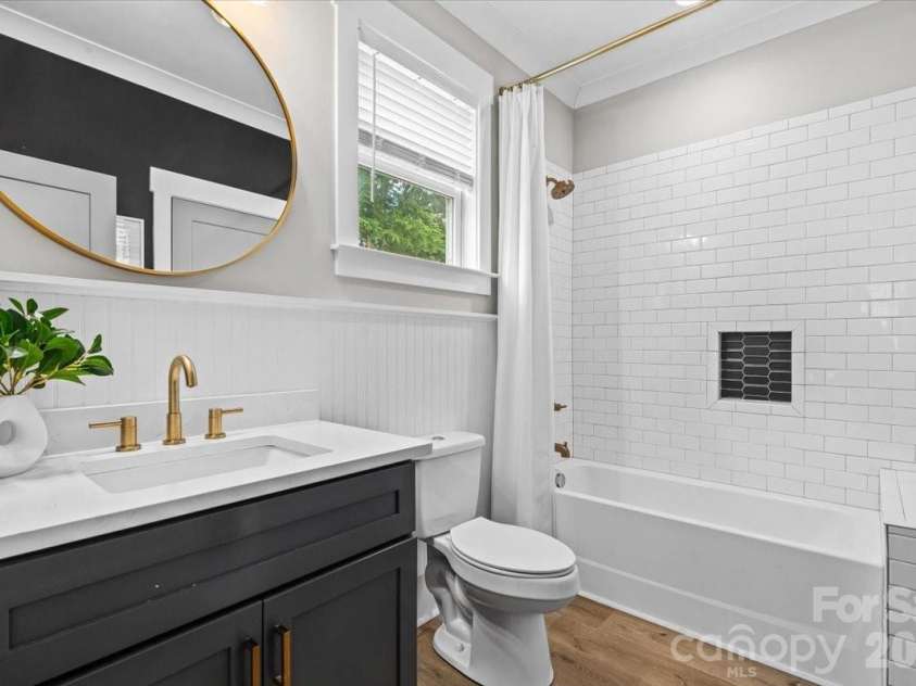 1517 Princess Place, Charlotte, NC 28208.  MLS# CAR4377408, YatesRealty ID 22960. 