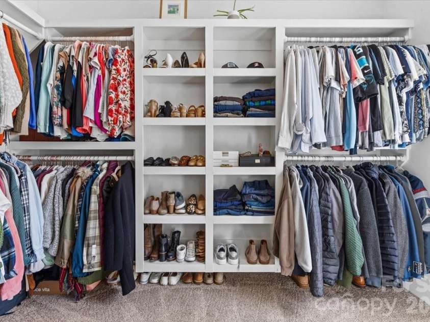 1517 Princess Place, Charlotte, NC 28208.  MLS# CAR4377408, YatesRealty ID 22960. Primary closet