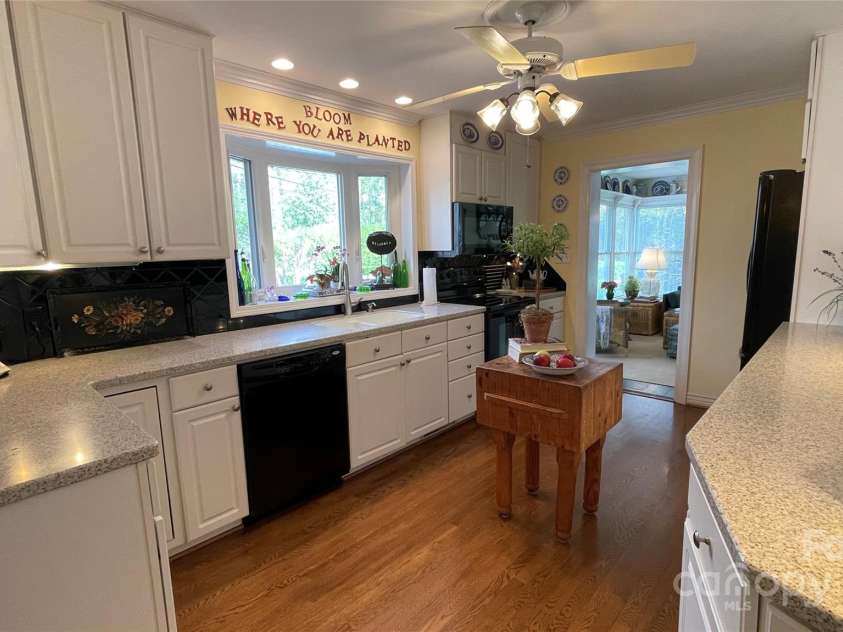 700 Valleyview Drive, Albemarle, NC 28001.  MLS# CAR4258028, YatesRealty ID 22960. 