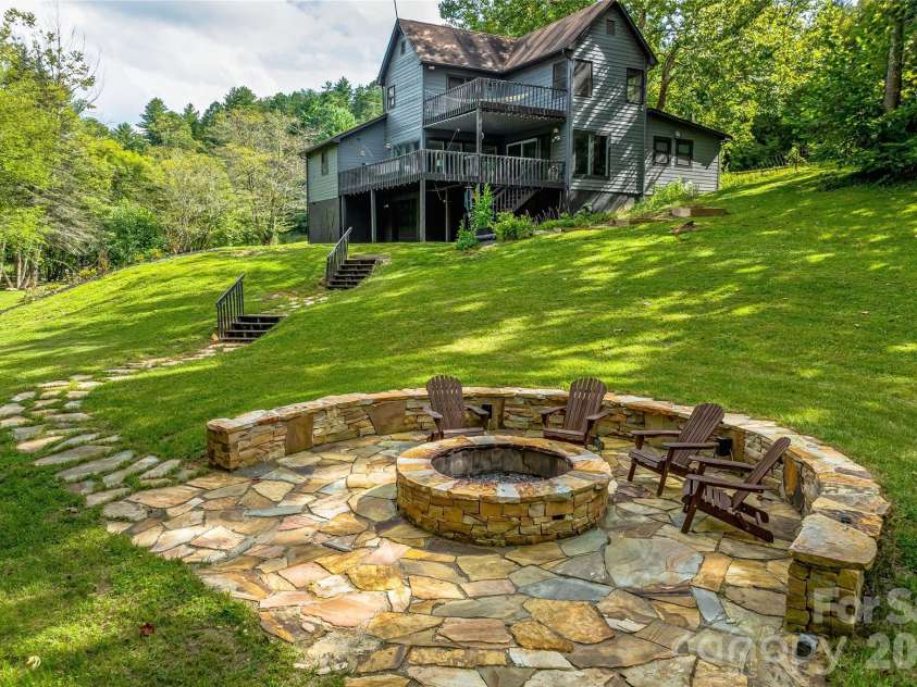 48 Merrell Road, Leicester, NC 28748.  MLS# CAR4377319, YatesRealty ID 22961. 